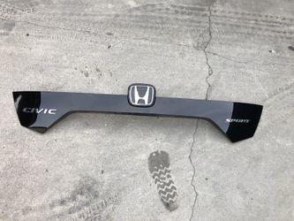 2019 Honda Civic Sport 4dr sedan trunk molding