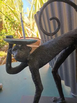 Monkey bronze 40