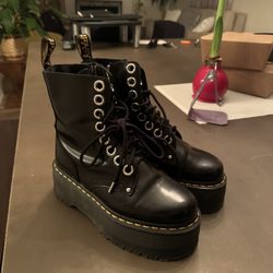 Dr Marten Platform Boots