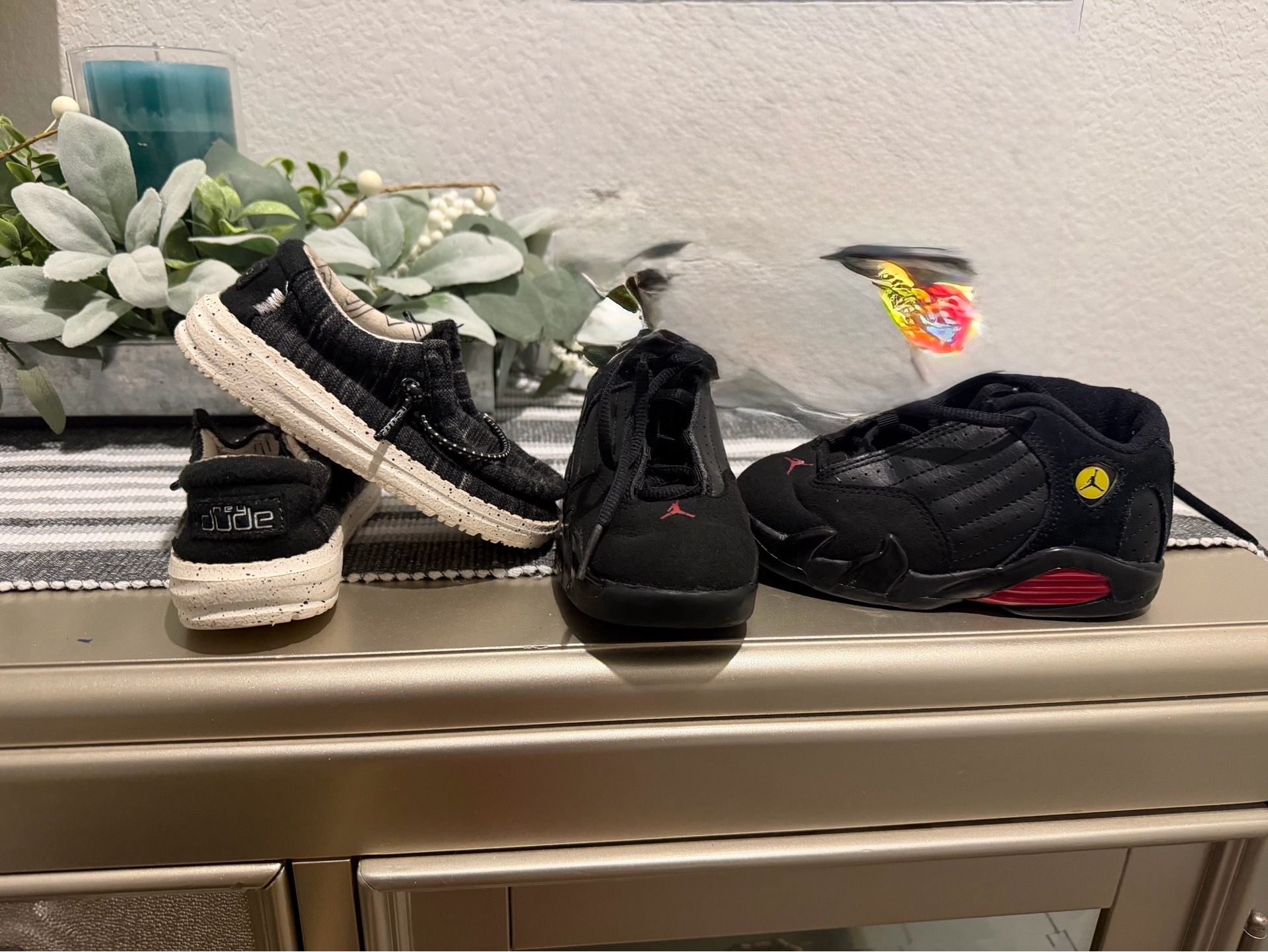 Toddler shoes 6c/7c