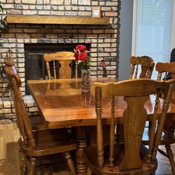 Rustic Broyhill 6 Person Solid Wood Dining Table