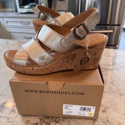 Women’s/ladies Born wedge sandals BRAND NEW, size 10, light gold