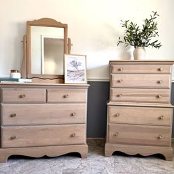 Solid Wood Vintage Dresser and Chest Set