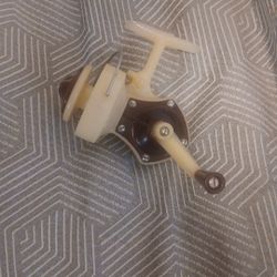 Ny-o-lite Fishing Reel