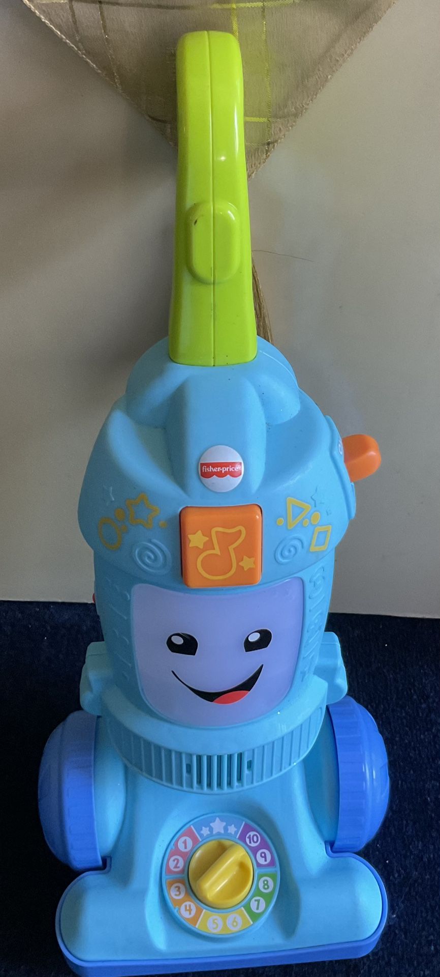 Laugh & Learn Vacuum-plays Music