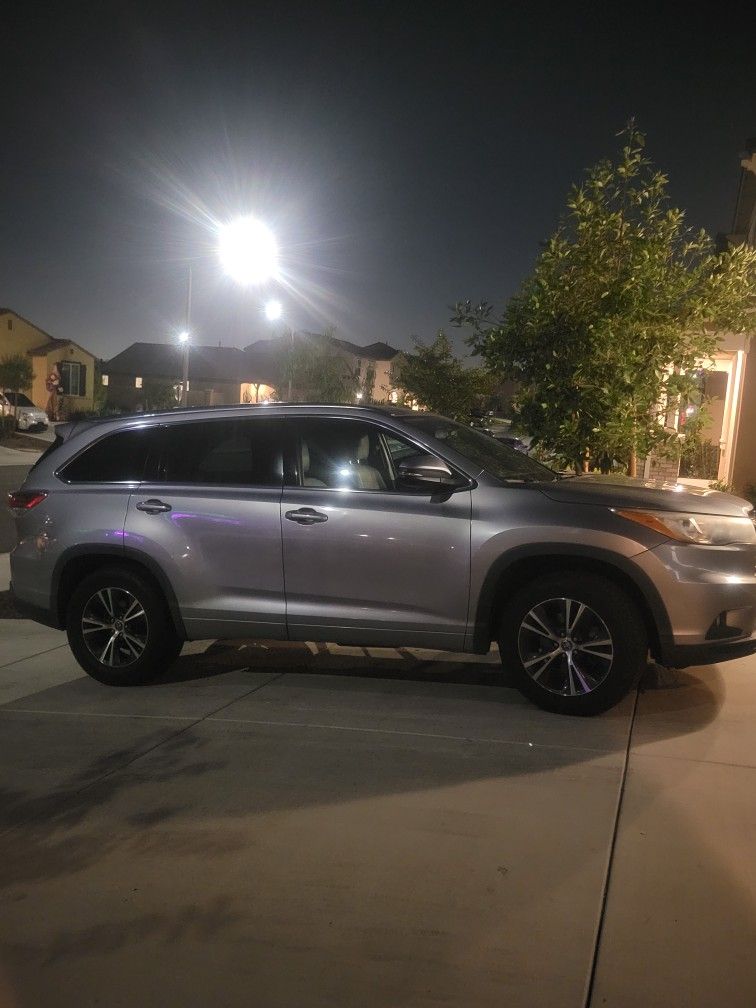 2016 Toyota Highlander