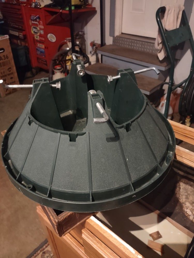 Large Stable Christmas Tree Stand