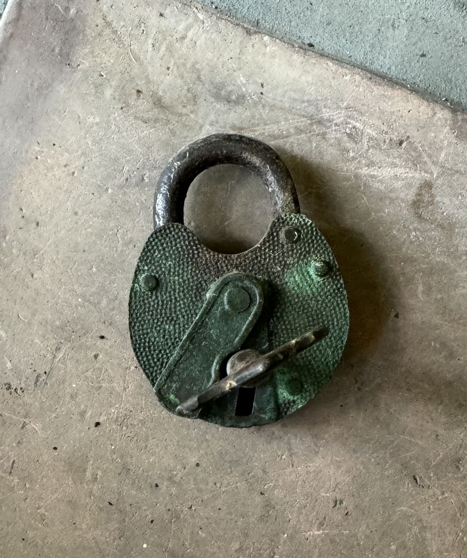 Vtg Yale Brass Padlock with Key