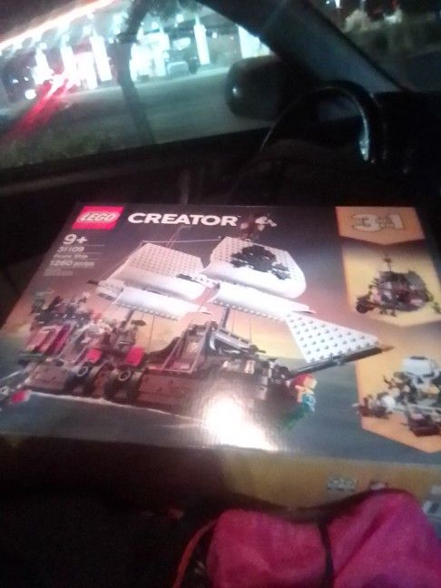 Leggos CREATOR ⁴ee2ea