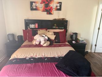 Black Queen Bedroom Set – Priced to Sell – Pick Up Only