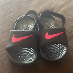 Baby nike sandals size deals 4