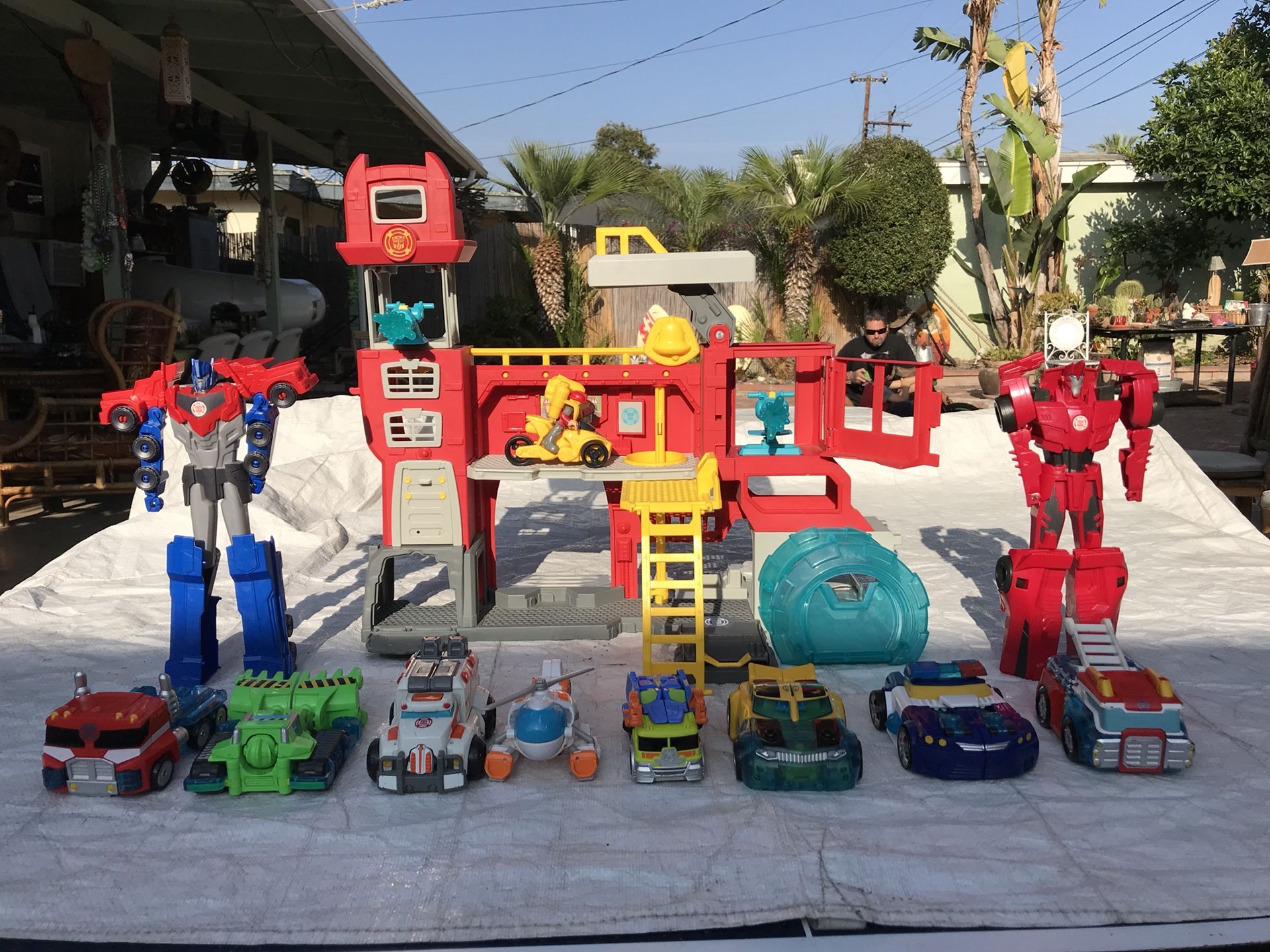 Playskool Heroes Transformers Rescue Bots toy lot & Griffin Rock Firehouse Headquarters