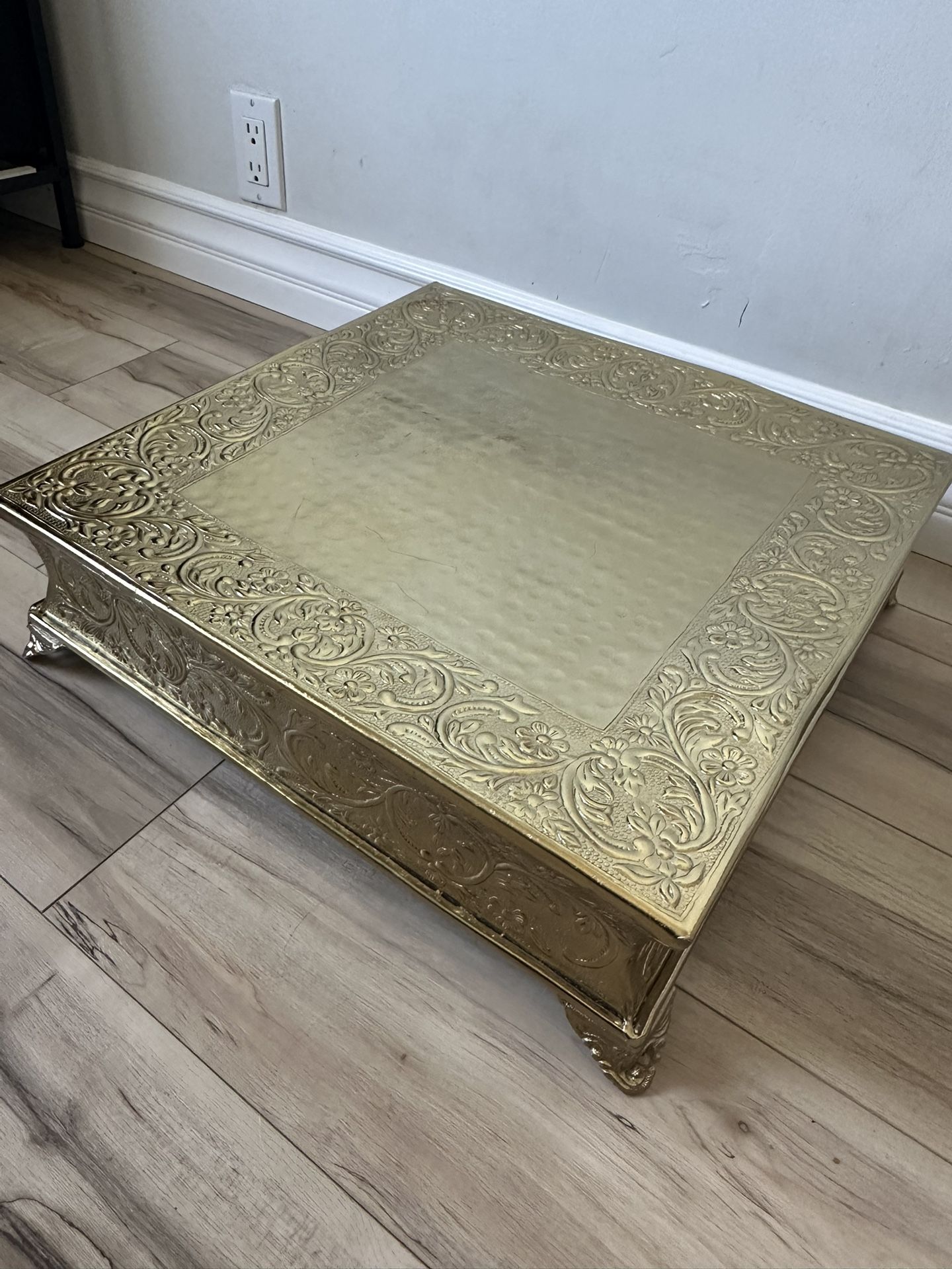 Square Or Round Cake Stands