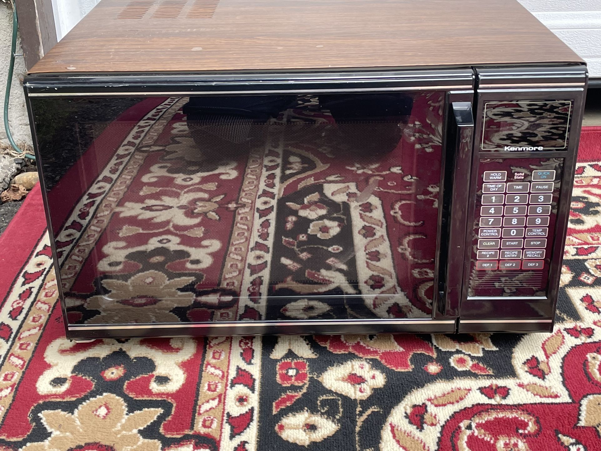 Vintage Kenmore microwave (1988)