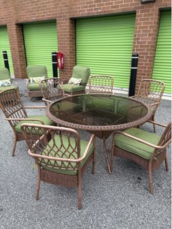 Delivery Included) Patio Table Set and Chairs