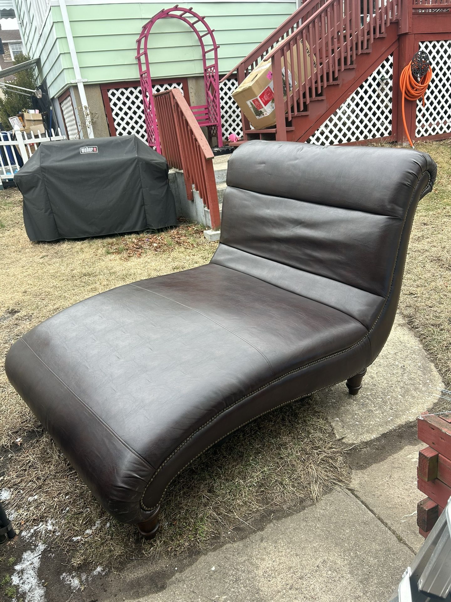 Leather Chaise Lounger
