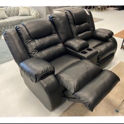 Ashley Vacherie Reclining Loveseat With Console 💥 Brand New 💯 Color Options👍 Financing Options💰 Living Room💫