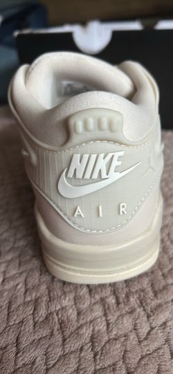 Women’s Size 7 Jordan 4 