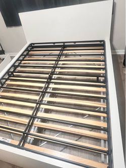IKEA MALM Queen Bed Frame – White – Excellent Condition