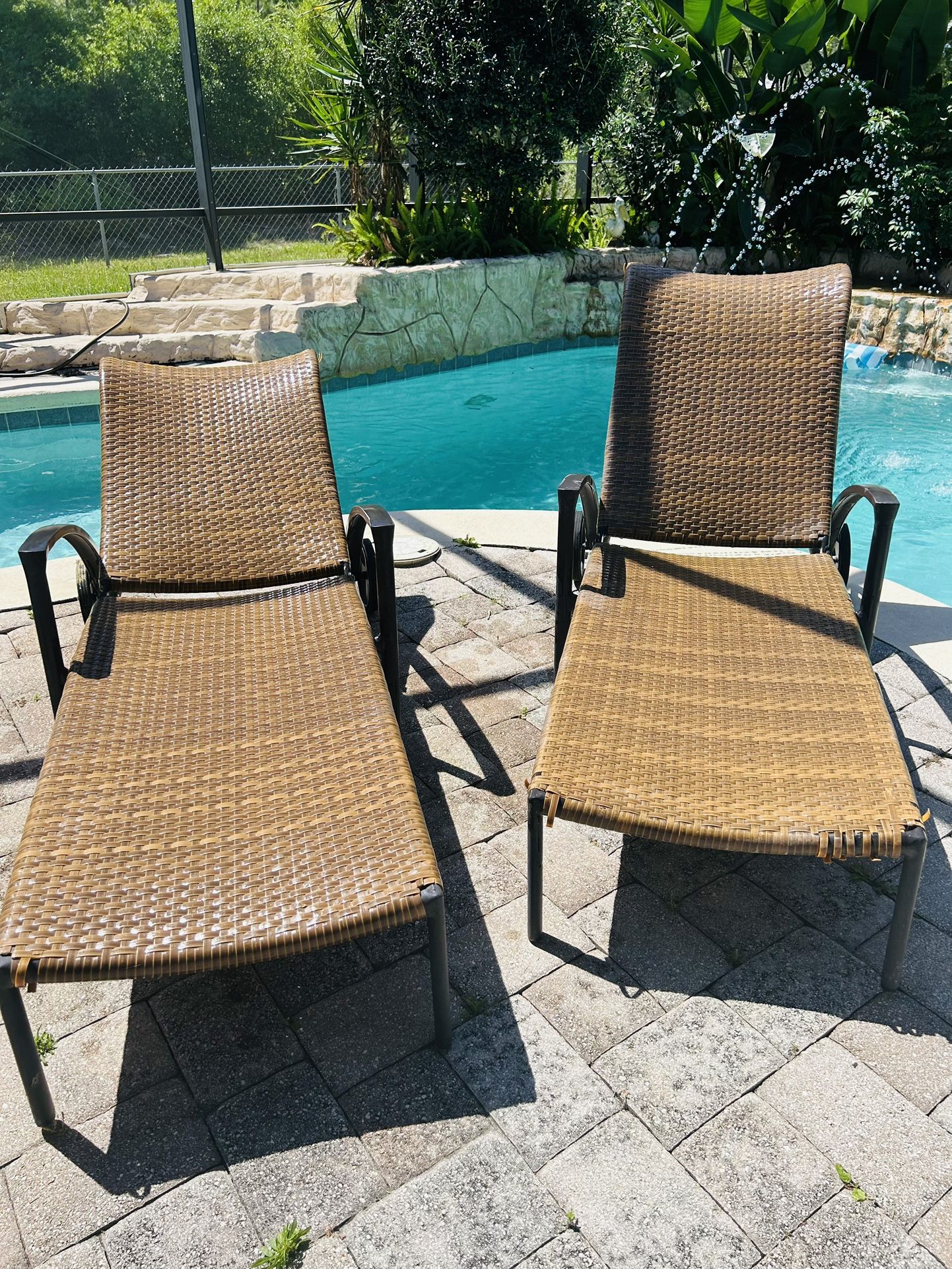 Lounge Chair With Wheels for Sale in Ocala, FL OfferUp