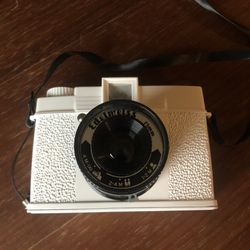 Lomography Diana F + Edelweiss Edition Medium Format 120 Manual Focus Camera with Built-in Lens (White)