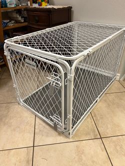Folding metal dog crate by Gardner Pet