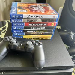 PS4 + 8 Games 