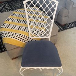 Dinning table 6 chair (metal and glass)good condition