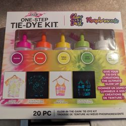 Tulip One-Step Tie-Dye Kit Glow in the Dark Unisex NIP