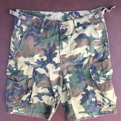 Obey Shepard Fairey Camo Cargo Shorts Art Graffity Summer Beach Skate Hike Camp
