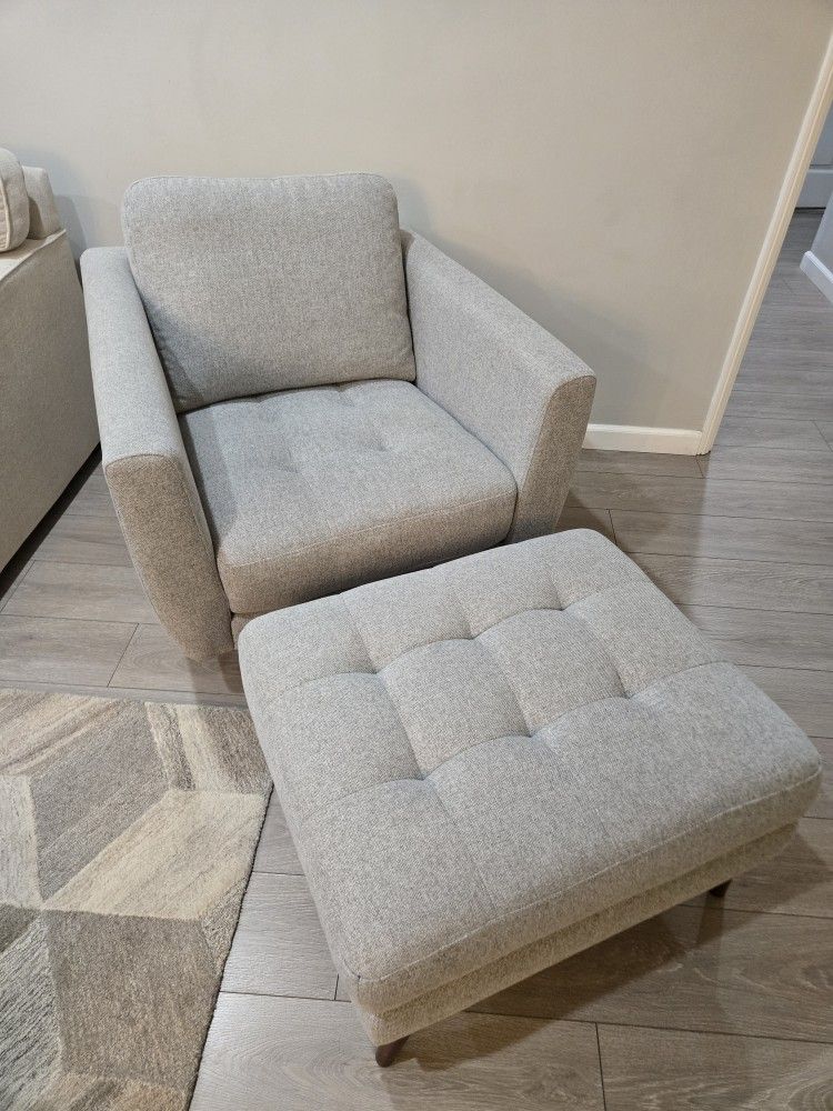 Chaise Single Sofa With Ottoman