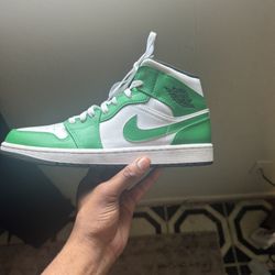 Lucky Green Jordan 1s 