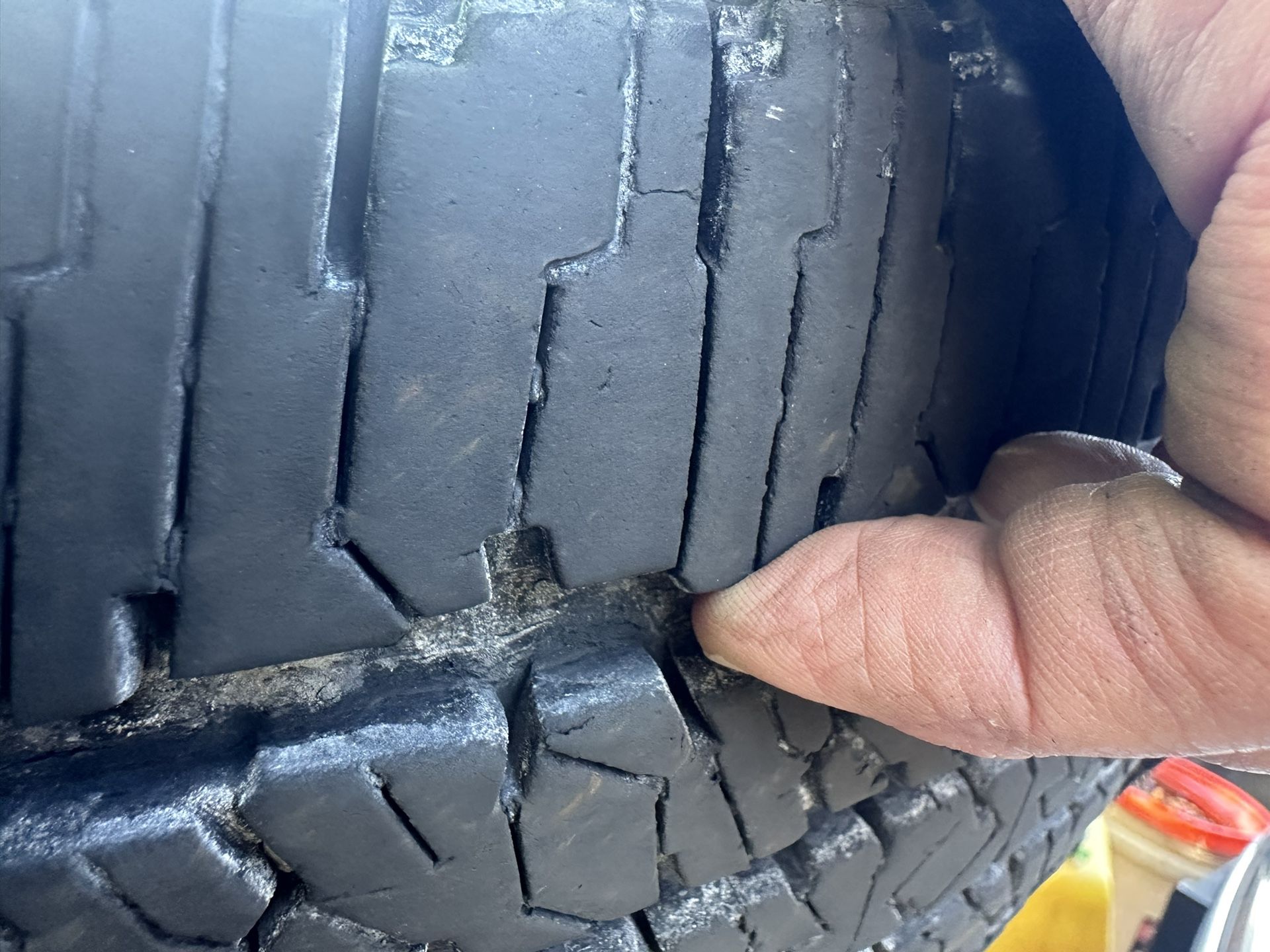 Truck tires load range E Firestone Transforce Ht 245 75 R17