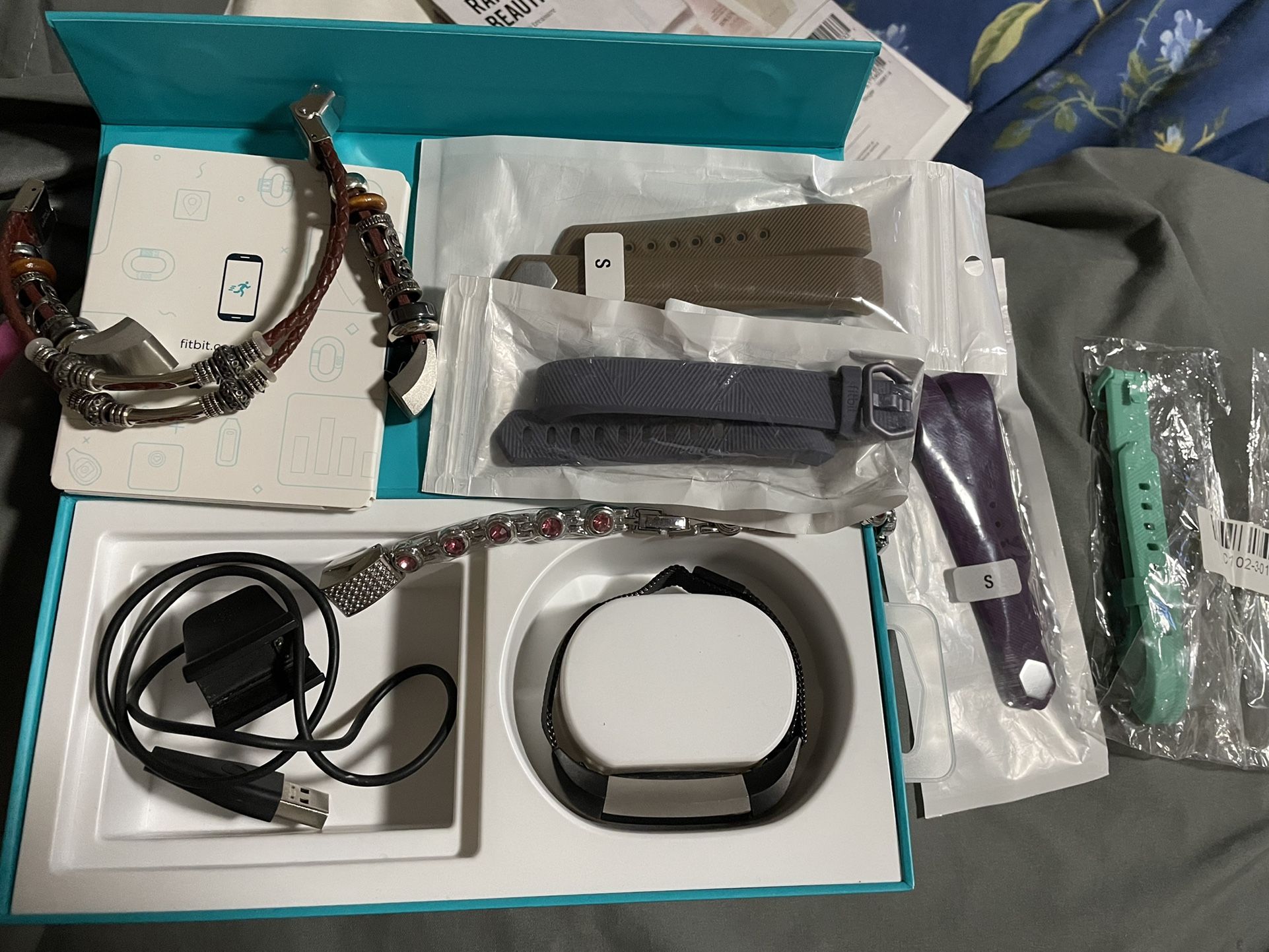 Alta Fitbit And Extra Bands
