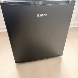Galanz Mini Refrigerator 