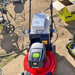 Toro 21 in. Recycler SmartStow 60-Volt Lithium-lon Brushless Cordless Battery Walk Behind Mower RWD