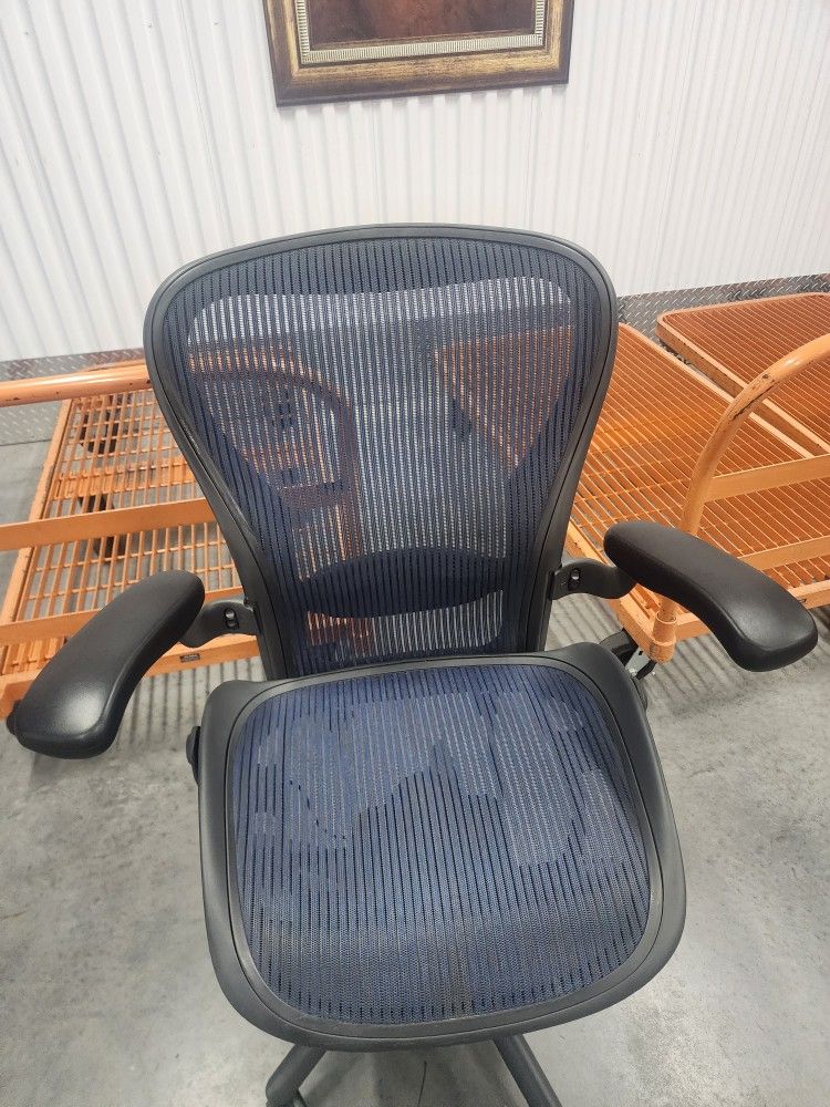 Herman Miller Aeron Size C Office Chair