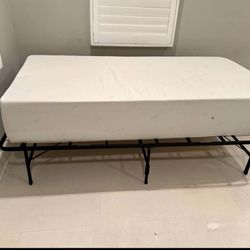 TWIN SIZE MATTRESS MEMORY FOAM 12” HEIGHT (NEW)