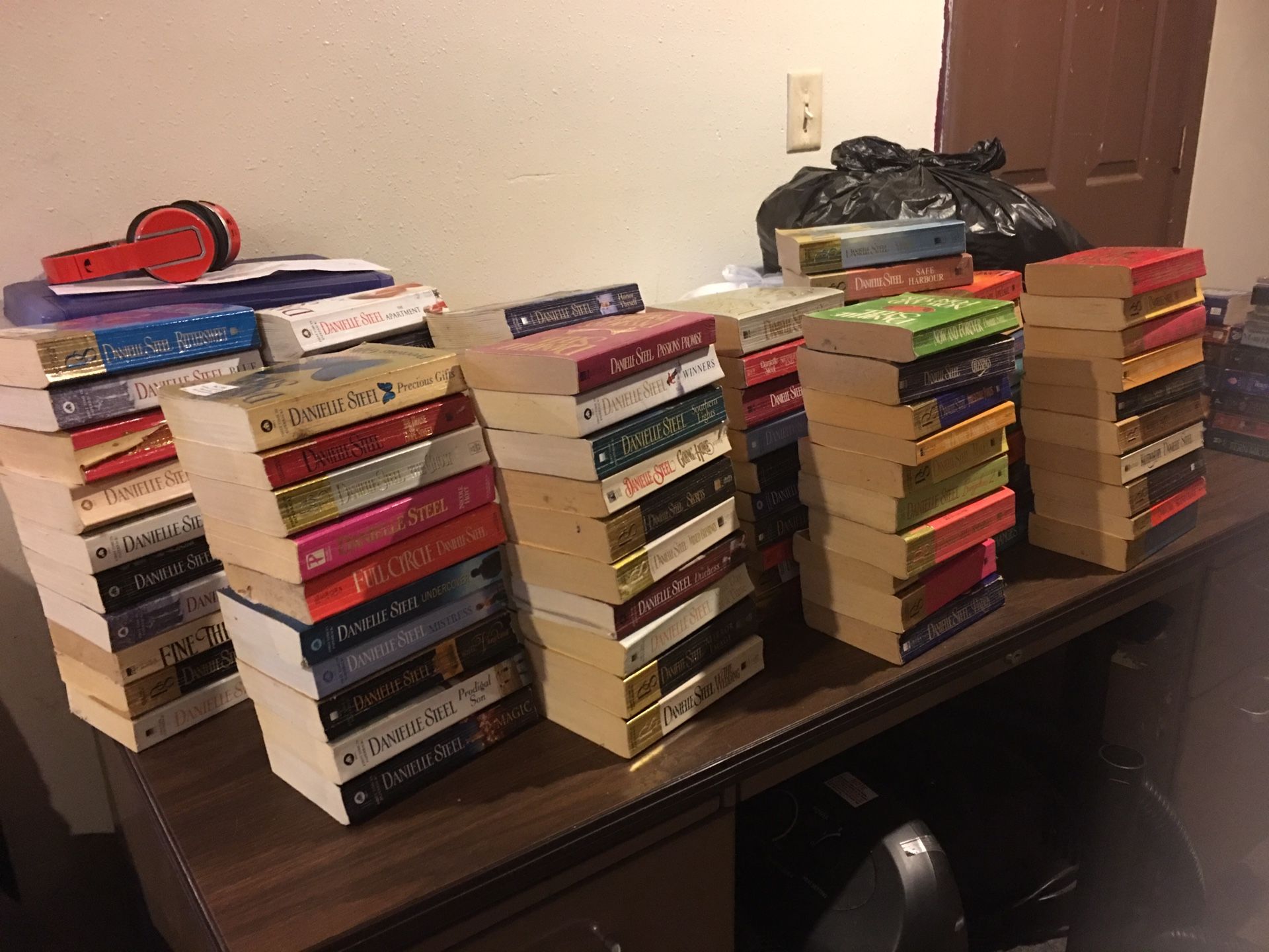 102 Danielle Steel paperback books