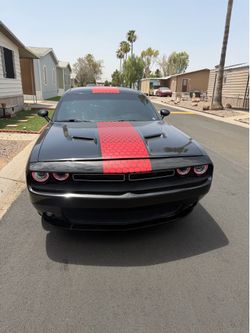 Dodge challenger sxt black