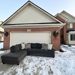 Beautiful Grey Sectional(free Delivery)