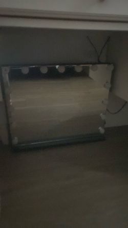 Vanity mirror