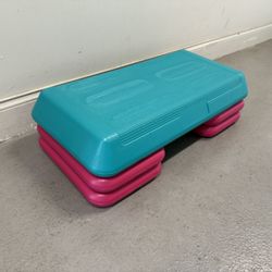 THE STEP Trainer Exercise Stepper Aerobic Platform 27”x12” (Good condition) PICK UP IN CORNELIUS 2