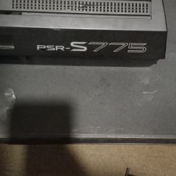 Yamaha PSR-S775 Keyboard