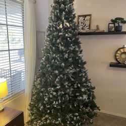 7.5’ Christmas Tree 
