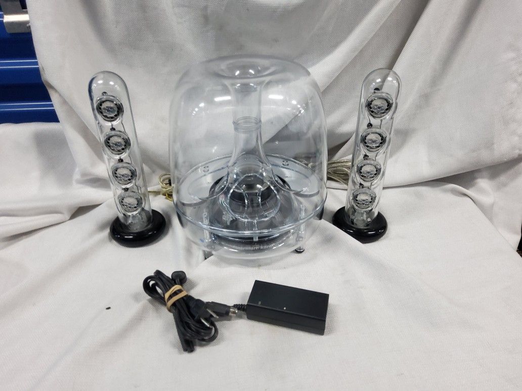 Excellent Condition! Award Winning! Harman Kardon Soundsticks III with external bluetooth receiver upgrade.