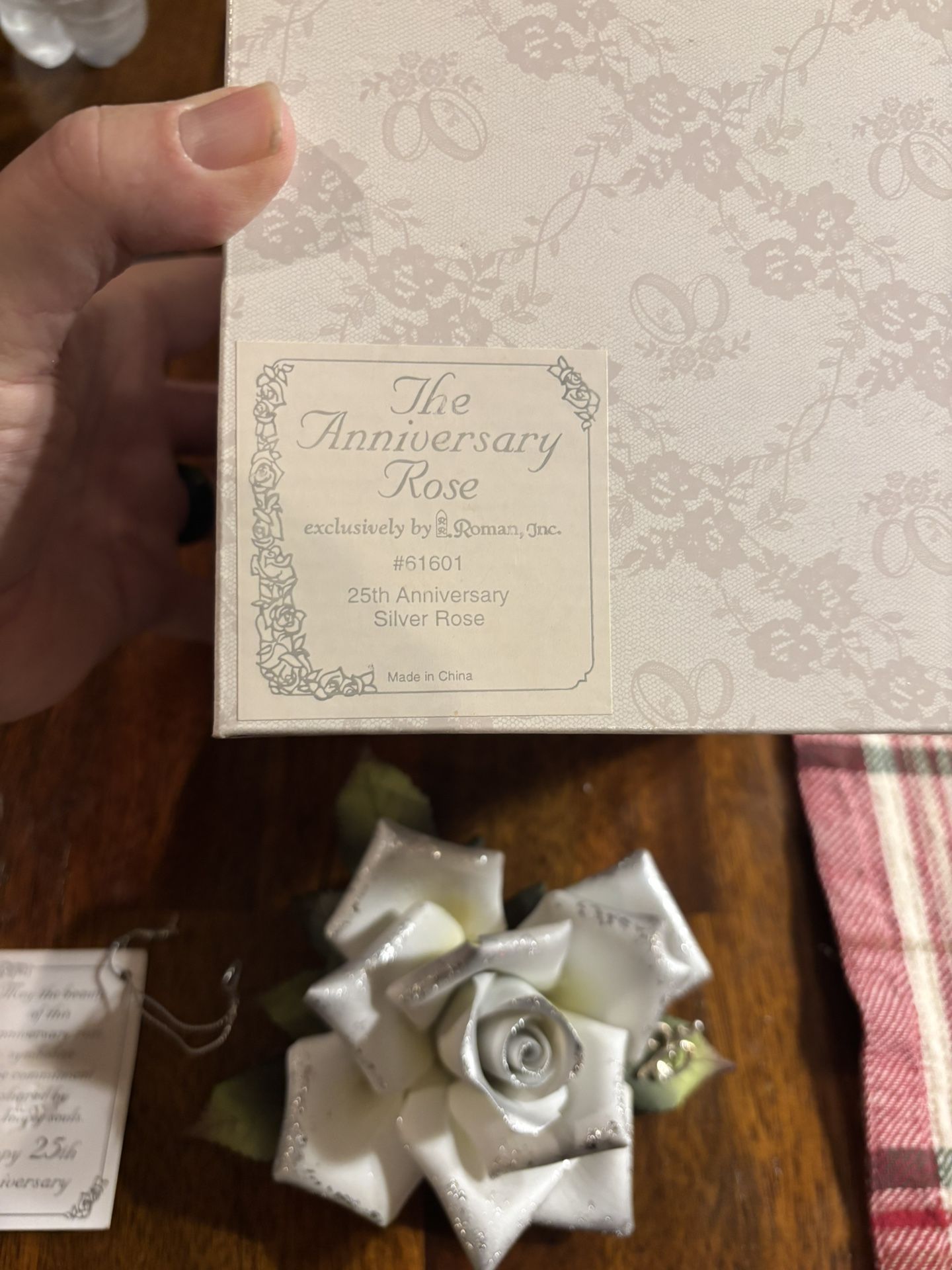 NEW 25th ANNIVERSARY Rose Figurine