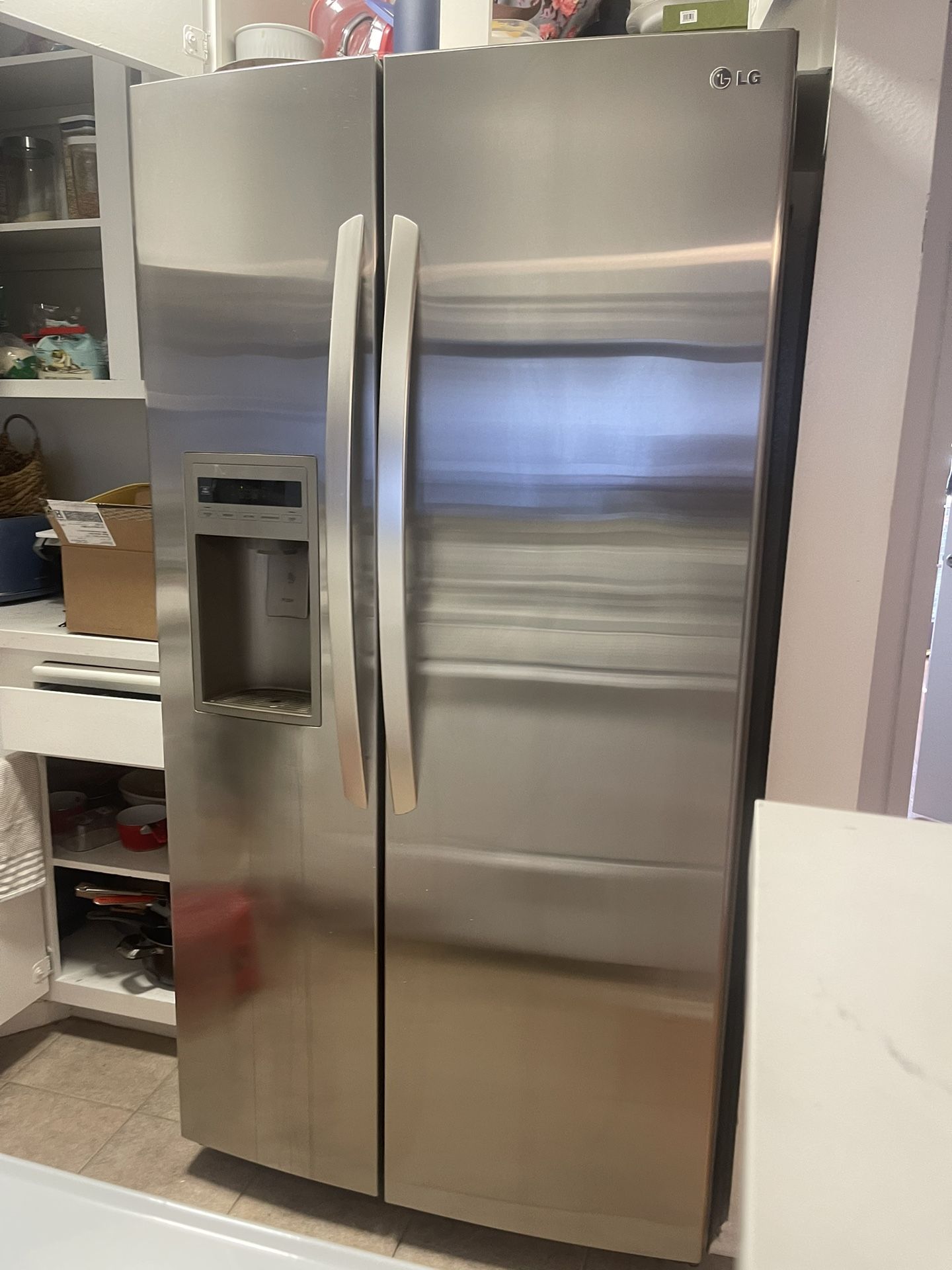 Refrigerator LG | Fridge | Ice Water Dispencer