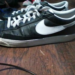 Nike Men's Blazer Low 77 Basketball Shoe  Size12.5
