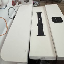 Apple Watch Series 6 GPS 40 mm Space Gray Sport Band Black 
